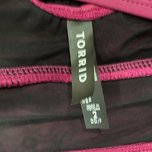 Torrid no wire bikini top- size 2 - Picture 4 of 6